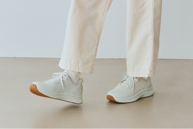 足の専門医も認めるプレミアムハンズフリーシューズ「Orthofeet（オーソフィート）」はこの秋、全国展開へと拡大、“ハンズフリーブーツ”も加わりモデル数は80超えへ