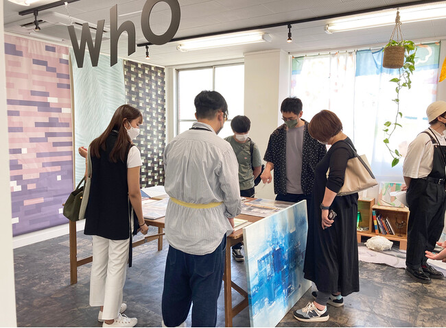 壁紙ブランド「WhO（フー）」、大阪・中津エリア開催の、ものづくりや空間づくりに関わる企業を集めた展示会「カタログの無いものづくり展」へ出展。