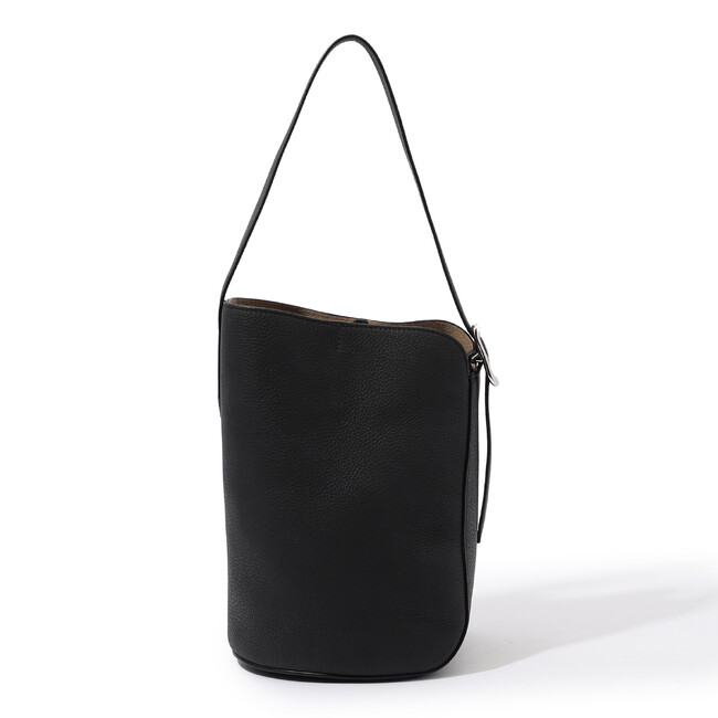 英国発〈J&M DAVIDSON（ジェイアンドエム・デヴィッドソン）〉のポップアップストアが、トゥモローランド ルミネ横浜店に期間限定で登場。9月11日（木）～10月5日（日）