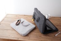 日常の“ちょっとした不便”を解決する15.6～16インチのPCに対応した「そのまま使えるPCケース」を9月11日(木)より発売