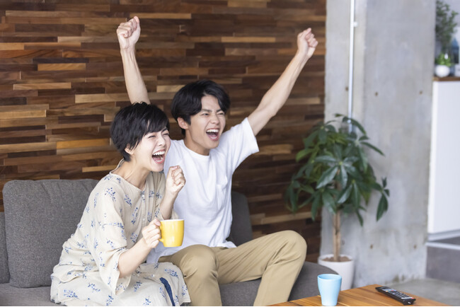 好きな人が2人いてもいい?推しと恋人の“二刀流”急増中!【結婚相談所ツヴァイ調査アンケート】