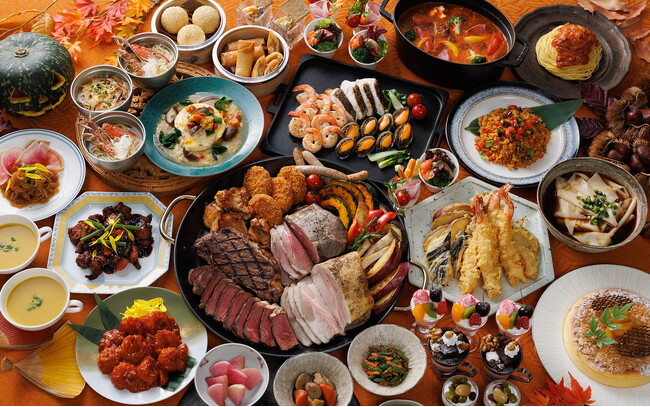 深まる秋、食欲の秋を絶景とともに。武藏窯の炎で仕上げる臨場感あふれるグリル料理と約100種類のブッフェ！