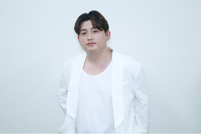 韓国発J-POP　感性のシンガーソングライター ウッディ (Woody)「僕の歌を聴いてください。そうすれば僕がどんな人かわかると思います！」