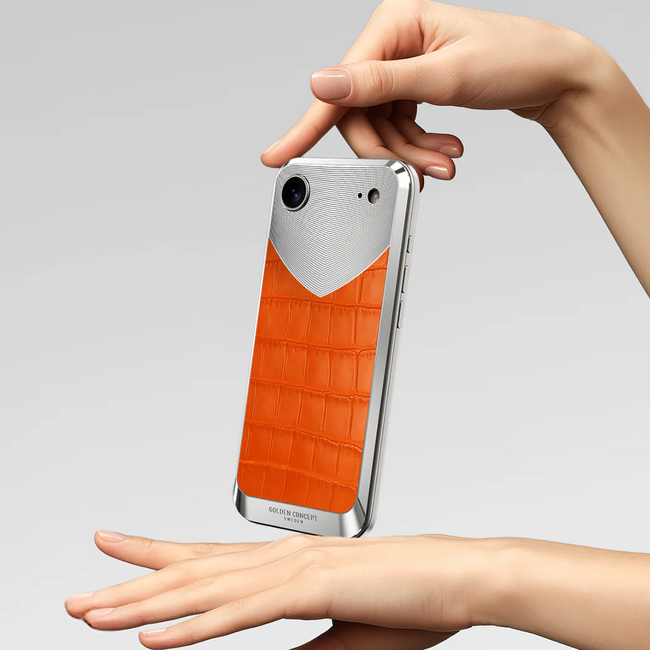 ラグジュアリーブランド 「GOLDEN CONCEPT（ゴールデンコンセプト）」 から、iPhone 17 対応ケース『Exotic Leather Edition』の新色〈マットオレンジ〉が登場。