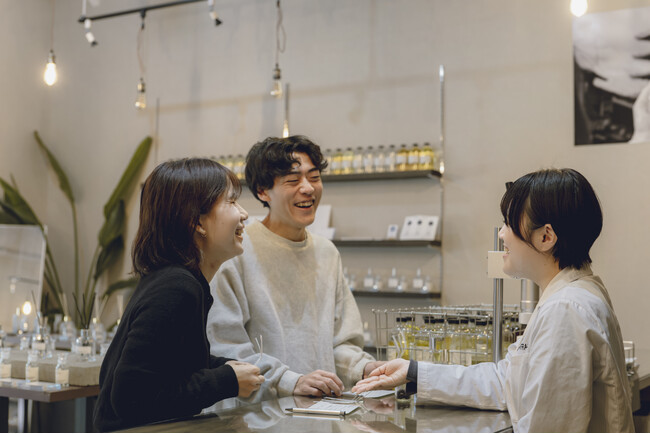 香りも“まだ夏”、異例の猛暑が香り選びを変える──MY ONLY FRAGRANCE店舗データに見る“香りの衣替え遅延”