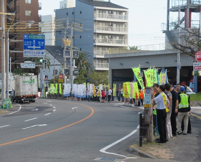 【徳島県 鳴門市役所】交通安全キャンペーン「人の波2,000メートル作戦」を実施