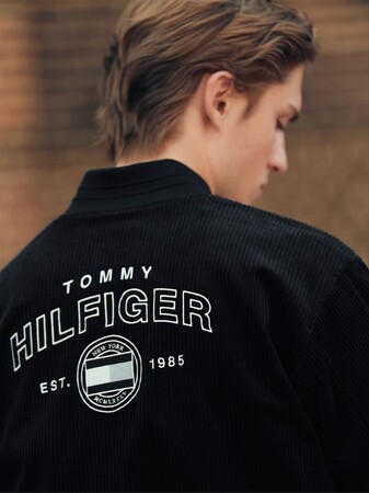 トミー ヒルフィガー、アジア限定のメンズウェア カプセルコレクション「MODERN ATHLETIC」を発表