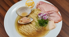 濃厚はまぐりペーストで味変を楽しむ!『Ramen 塩と貝つなぐ』が汐留にオープン 濃厚はまぐりペーストで味変を楽しむ!『Ramen 塩と貝つなぐ』が汐留にオープン