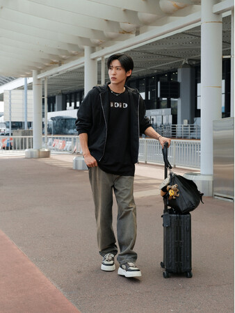 目黒蓮がフェンディのトータルルックを纏って登場！