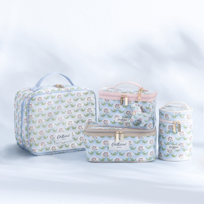 【Cath Kidston × Miho Ishii】大人気コラボの再販が決定！石井美保さん直筆サイン入りクリアファイルが当たるキャンペーンも開催！