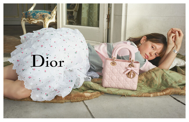 【Dior】ミア・ゴス、グレタ・リー、マイキー・マディソンが出演する新しい「レディ ディオール」キャンペーンが公開