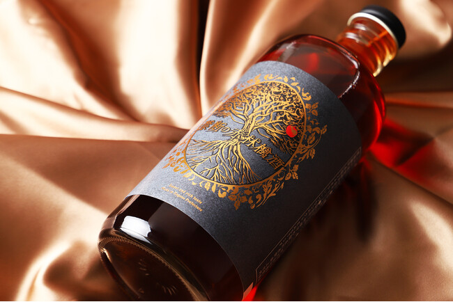 果肉まで赤い林檎を使った紅色の林檎酒「禁断の赤林檎酒」を販売開始