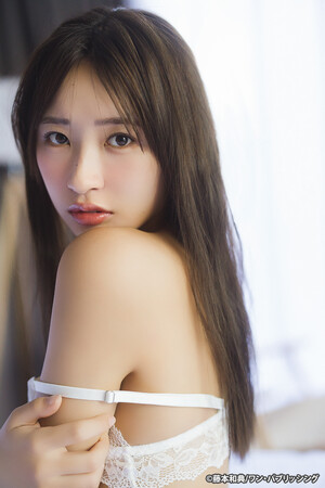 HKT48卒業から3年半、松本日向が待望のファースト写真集を12月11日に発売！