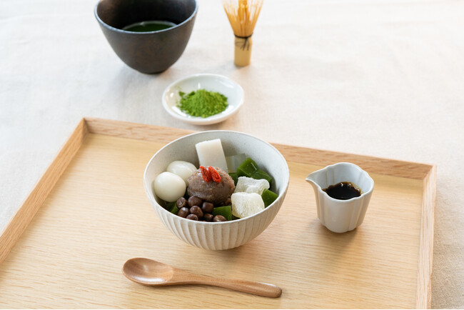 秋限定スイーツでほっとひと息。 船橋屋より「甘栗と抹茶のあんみつ」と「かぼちゃの白玉しるこ」が登場