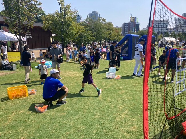 参加無料 子どものスポーツ体験イベント てんしばで開催 フィットネスブランドGronG（グロング） 「親子でできるペアストレッチ教室」を開催