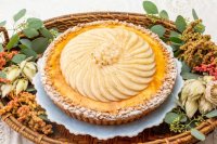 【キル フェ ボン】＜新発売＞フレッシュ、シロップ煮、シブーストと、洋梨の多彩な表情とチョコレートが奏でる秋の新作「洋梨のシブーストとチョコレートのタルト」