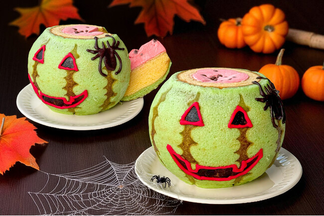 【ハロウィン限定】脳みそ大混乱！楽天No.1スイーツ「すいかバウム」が“カボチャのランタン風”に大変身！