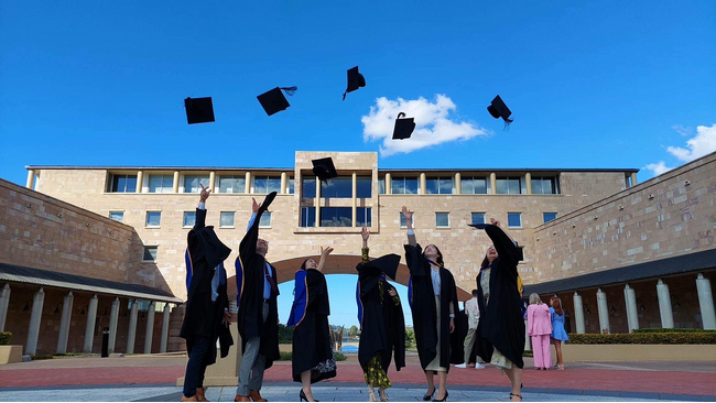 BOND大学ビジネススクール、豪「Best Business Schools 2025」でTeaching(教育の質)部門第1位を獲得
