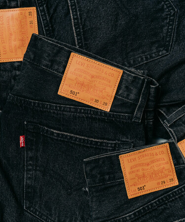 【EDIFICE × Levi’s(R)】501(R)BIG E モデルをブラックで別注。