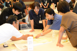 企業と先生の学び合いの様子(かごしま探究プロジェクト) 企業と先生の学び合いの様子(かごしま探究プロジェクト)