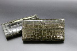 クロコダイルロングウォレット ブラックオリーブ
