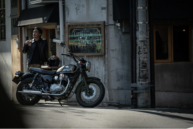 カワサキからメグロブランドの精神を受け継ぐ「MEGURO K3」、カラー&グラフィックを継続し2025年11月1日発売へ