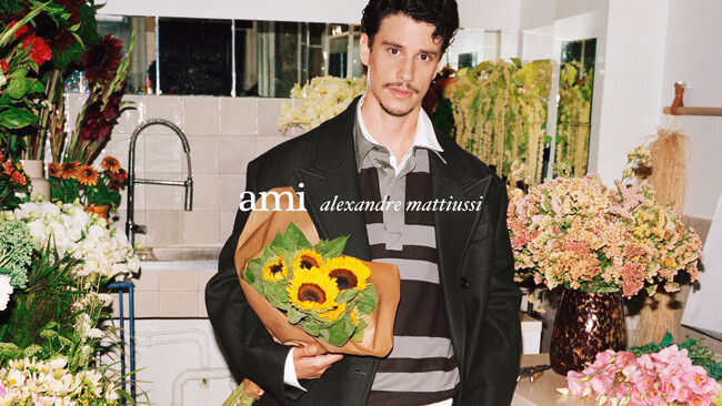 AMI PARIS 2025年秋冬キャンペーンに俳優アダム・ディマルコが登場