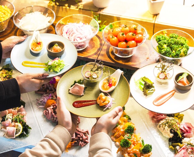 時間無制限ランチビュッフェに新メニュー！旬のこだわり食材と自由な組み合わせを楽しめる食の体験を提供【クロスホテル大阪】