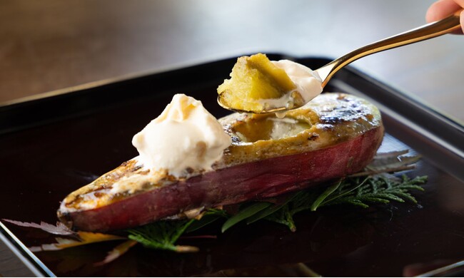 【翠嵐 ラグジュアリーコレクションホテル 京都】抹茶香る濃厚な秋の味覚「八翠のやきいも」を販売開始