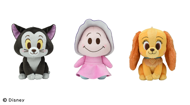 ディズニー作品で人気の3キャラクターが、ほんのり頬を染めてちょこんとおすわり！