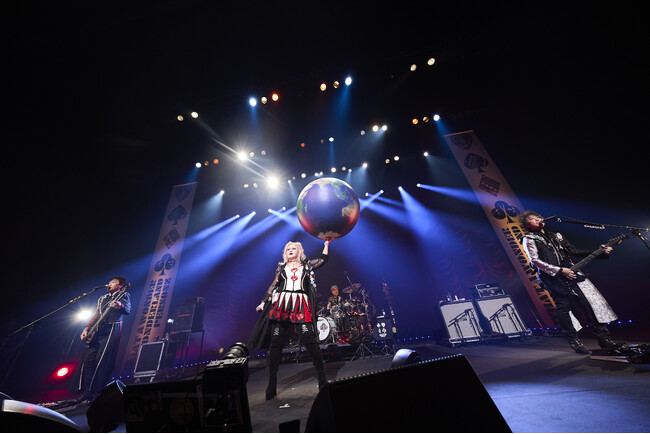 今のバンドにしか作り出せないワンダーランドへと観客をいざなうPERSONZの卓越した演奏力と至高のパフォーマンス