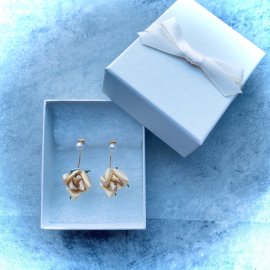 薔薇のピアス