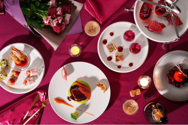 クリスマスカラーで魅せるディナーを、煌めくイルミネーションとともに楽しむハイティー「Christmas Delight Night」【ウェスティンホテル仙台】