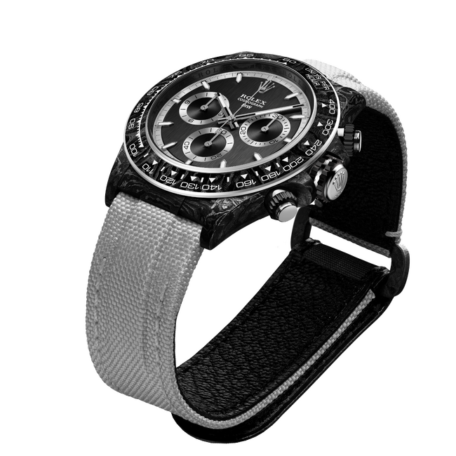 カスタム時計メーカー「DiW」から、技術と美が融合した新たなタイムピース「CARBON ROLEX DAYTONA Nova」が登場。