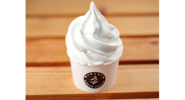 北海道の酪農家を応援する札幌発ソフトクリーム店『の〜すくり〜む』が10月9日、大通4PLAにオープン。先着プレゼントも実施