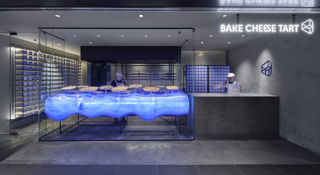 BAKE新店舗を彩る、積彩の3Dプリント什器　―チーズがとろける様子を空間に表現―