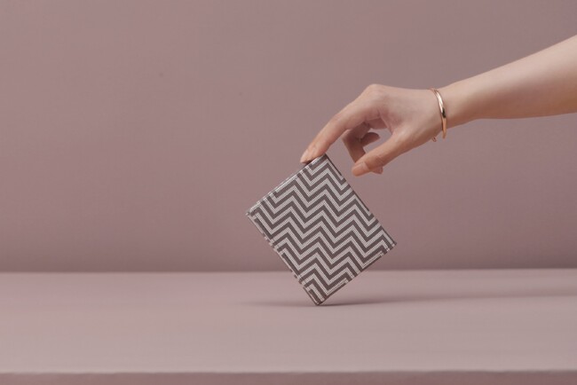 400年以上の歴史がある伝統工芸品「印伝」が現代デザインと融合「INDEN・YA×JIZAING」 POPUPショップが横浜赤レンガ倉庫に登場！