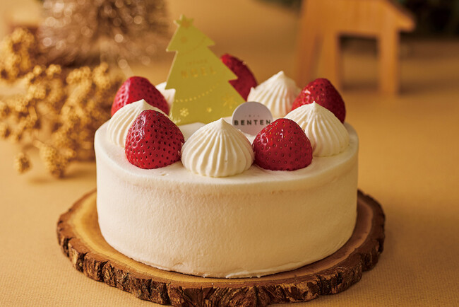 おいしい笑顔をお届けするコープ自然派のクリスマスケーキが今年も登場！食品添加物に頼らずに作ったオリジナルケーキや、米粉のロールケーキ、さらにエシカルな苺を使ったチーズケーキが登場♪