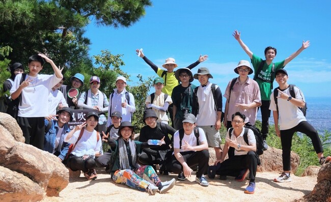 【パーソルエクセルＨＲパートナーズ】異文化交流とチームワークを育む ベトナムエンジニア向け登山交流会を開催