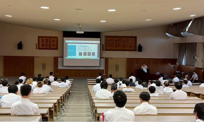 ZenGroup、グローバルな働き方をテーマに兵庫県立飾磨工業高等学校にて出前授業を実施