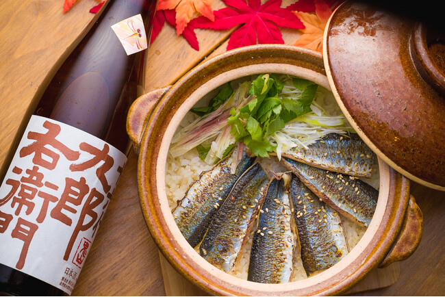 秋の風物詩“秋刀魚”を土鍋で贅沢に。名物の土鍋ご飯に焼き秋刀魚が期間限定で登場！【こめの家 目黒店】