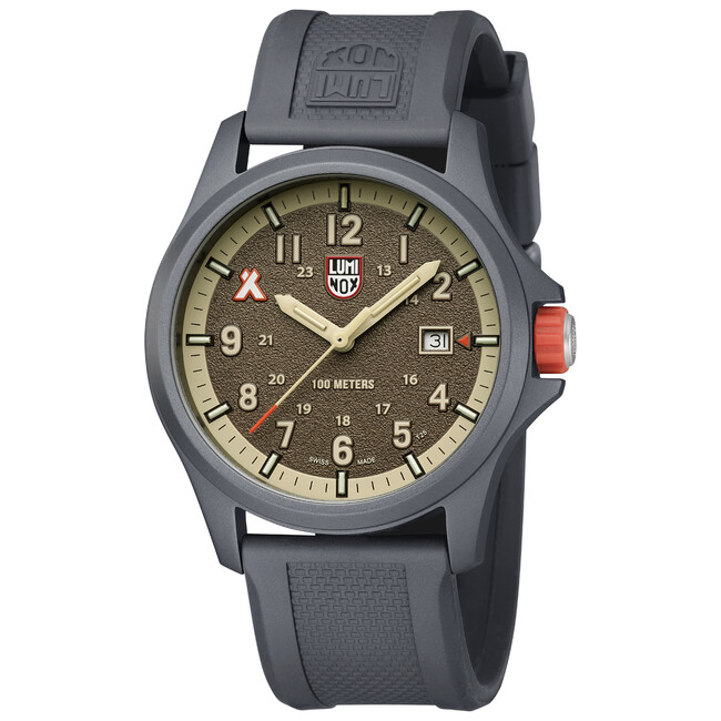 世界を代表するサバイバル冒険家Bear Grylls(ベア・グリルス）シリーズ。堅牢性と軽量性を兼ね備えたブランド初素材【ALUMI-NOX】を使用した新モデル登場