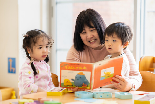 河合塾学園ドルトンスクール東京・名古屋校1才・2才児向けの体験教室を10月～12月に開催～親子で体験！楽しく学ぶ第一歩をドルトンスクールで体験～