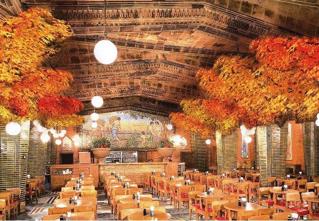 現存する日本最古のビヤホールに秋が訪れる「紅葉狩りビヤホール」で乾杯！最終日は生演奏によるコンサートを開催