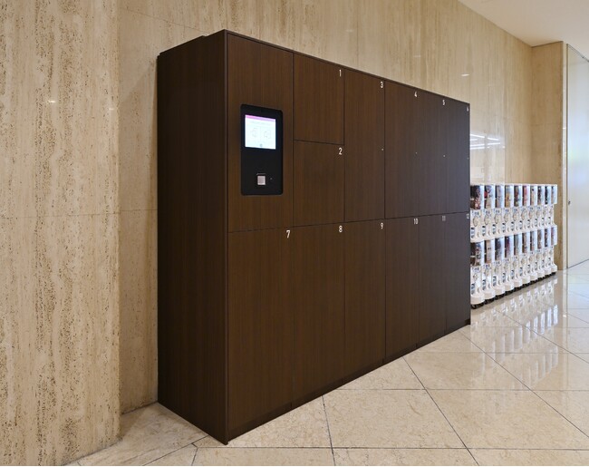 ホテル向け無人荷物預かり保管庫「BAGGAGE STATION（バゲッジステーション）」を発売