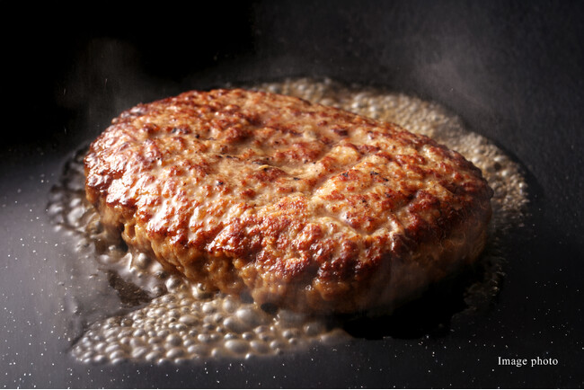 【オリエンタルホテル福岡 博多ステーション】肉汁滴る！極上の手ごねハンバーグと秋の美食を堪能11月・12月の日曜祝日限定ハンバーグディナーブッフェ『バーグ！バーグ！バーグ！』を開催