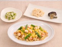 寒い日にほっと温まる、具沢山の中華ごはん「とろたま仕立て彩りあんかけごはん」が10月21日（火）に新登場