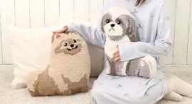 ポメラニアン、シーズーも仲間入り！　昨年大人気のオリジナルクッションの新作追加＆再登場♪　雑貨店・ブルーブルーエで好評発売中