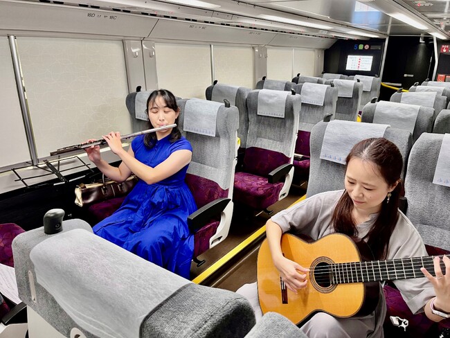 中央線快速グリーン車内で素敵な音楽の旅を!生演奏イベントを開催します!