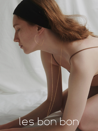 ジュエリーブランドles bonbon(ル ボンボン)から28th collection「the quiet glow」を発表。さりげなく内なる強さを讃てる柔らかく輝く地金やパールジュエリーを提案